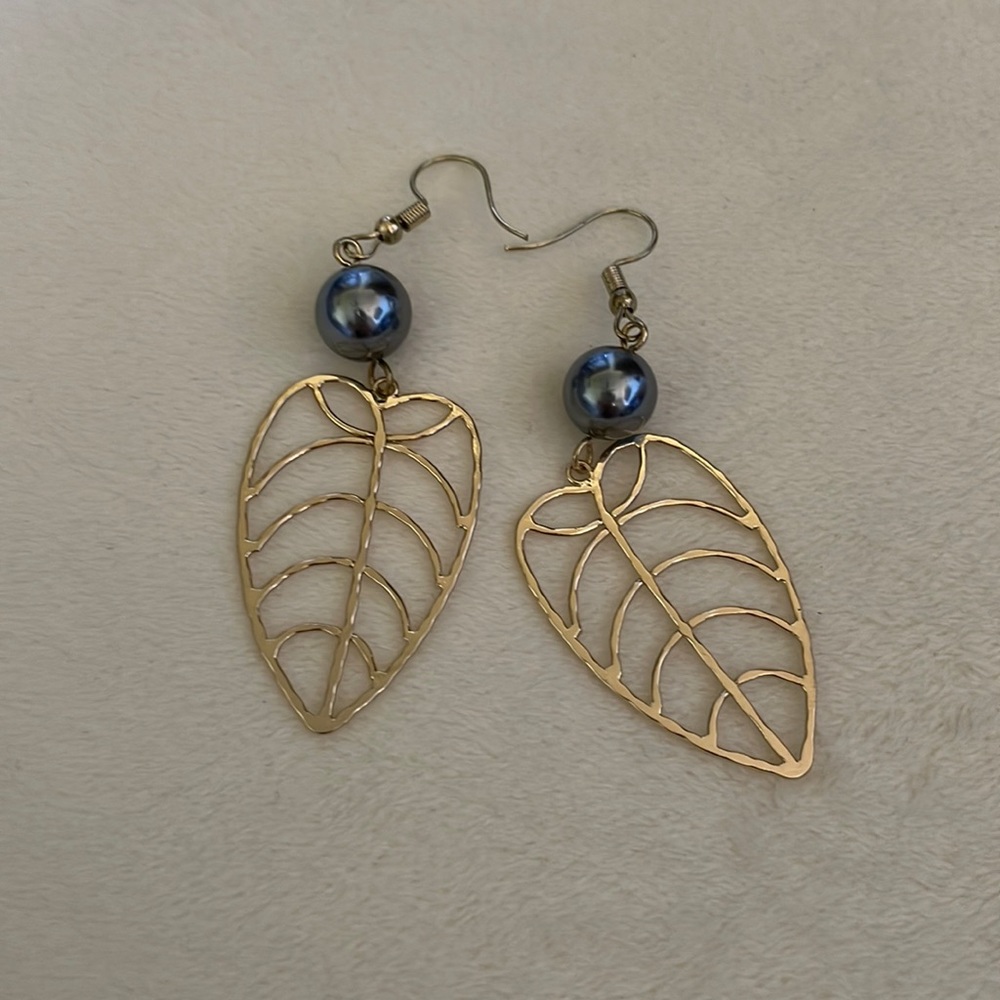Palm Leaf Earrings NWOT